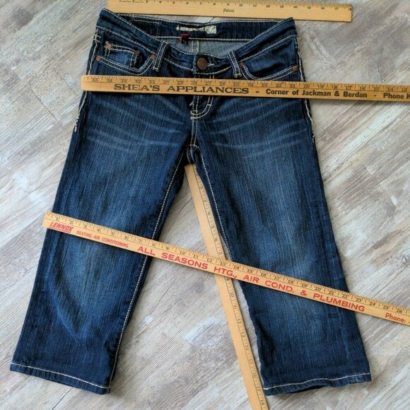 BKE Stella Low Rise Stretch Cuffed Crop Jeans Embroidered Flap Pockets Size 28 - Picture 8 of 11